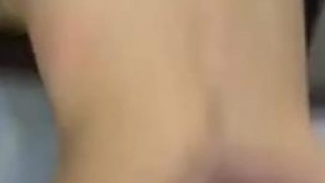 Địt em gái phòng bên sinh viên mới nhập học bên cửa sổ