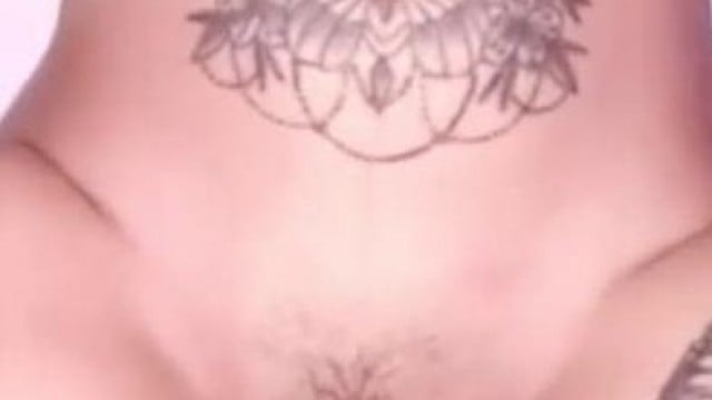 Đụ em xăm mình chim phún phún lông ná thở rên “Ớ ớ ớ”