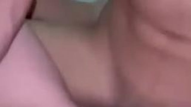 Làm em sướng đến chảy cả nước lồn