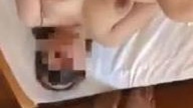 Thanh niên chơi hai mẹ bỉm sữa .