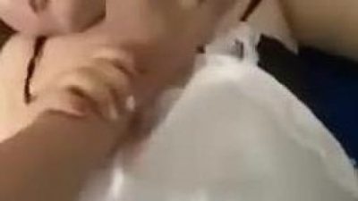Cô hầu mũm mĩm