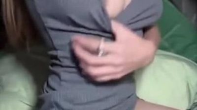 Mới làm quen em đã khoe body nóng bỏng
