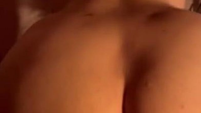 Em Hàng Mông Bự Thích Nhất Là Được Cưỡi Ngựa