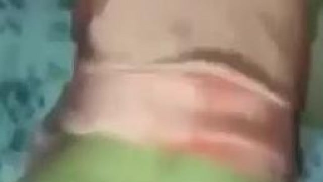 Em đang ngủ thì anh đem ra đụ