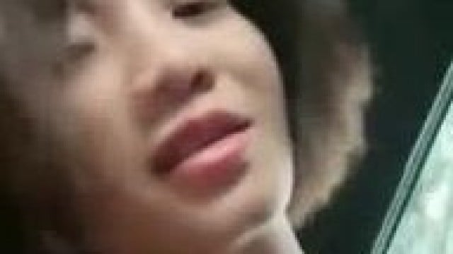 Rosababyvip – thủ dâm trên xe .