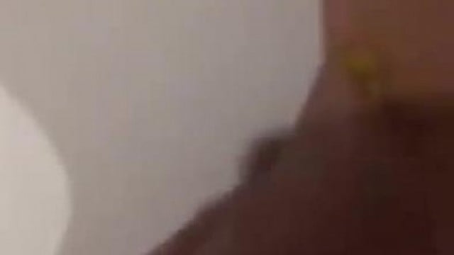 Chịch em stylit áo đen , kính đen , áo lót đen ….