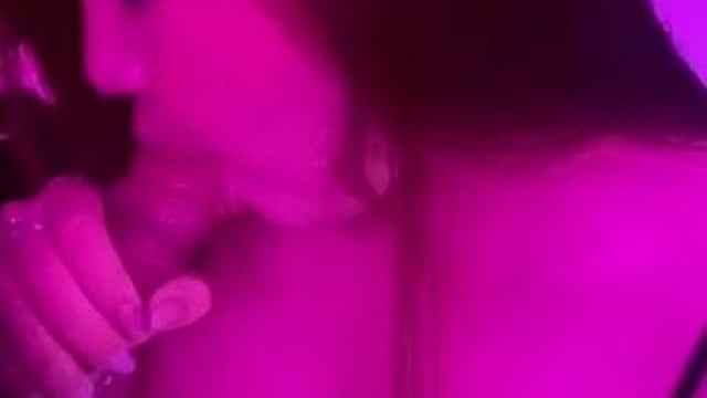 Em người yêu thích bú cu