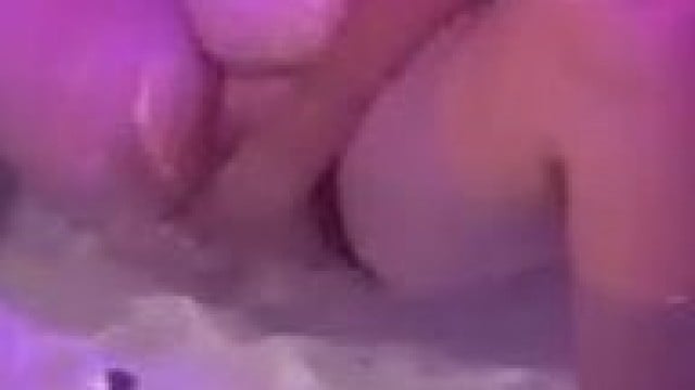 Tắm xong là địt