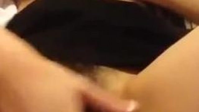 Gái xinh công sở tự sướng rất dâm