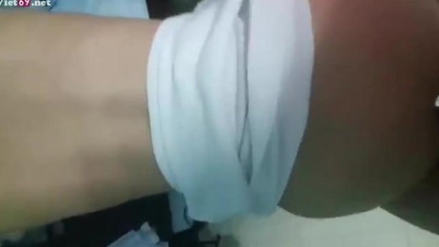 Em thư ký dáng thon gọn bú cặc sếp mập