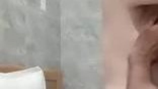 Máy bay chán chồng đi cặp bồ trong nhà nghỉ