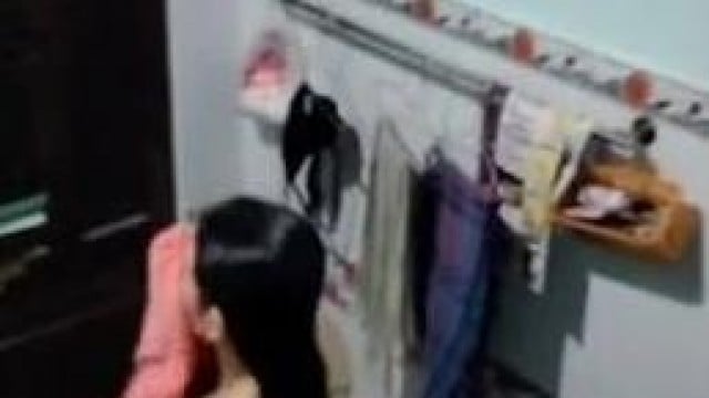 Quay lén chị hàng xóm tắm rửa