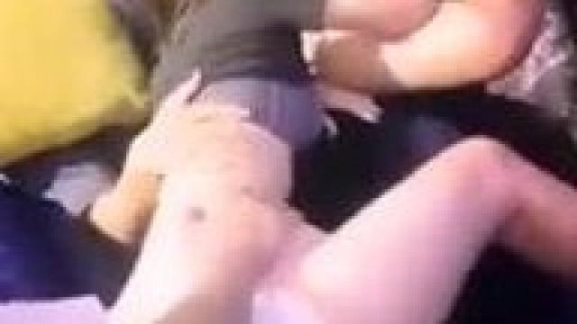 Thác loạn tập thể cùng các em ktv mới lớn