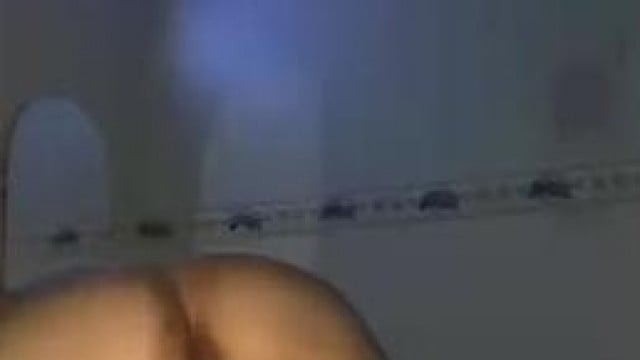 Em gái 2k5 thích bú cu