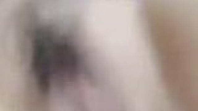 Cặp đôi yêu xa gọi video thủ dâm cho nhau.