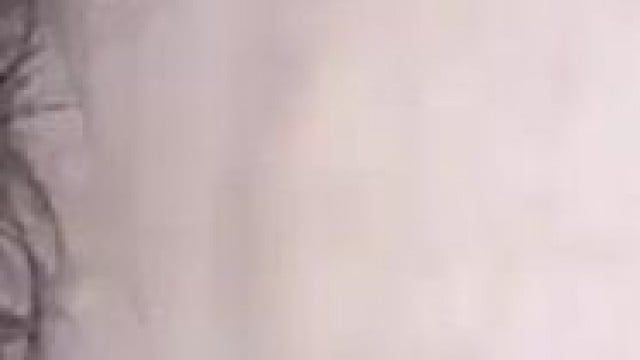 Em muốn địt mà anh cứ nghịch bướm của em.