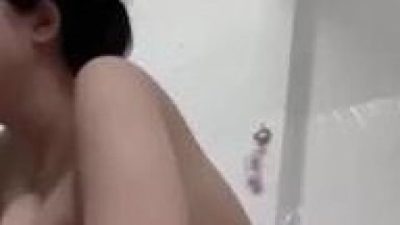 Chị máy bay hàng xóm ở trọ thích cưỡi ngựa