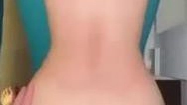 Địt con hàng múp bé nhỏ .