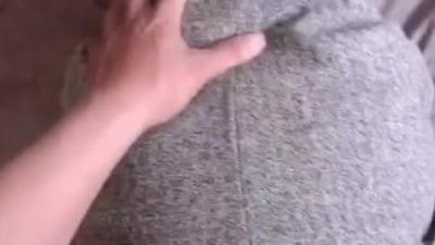 Em đang ngủ cũng địt