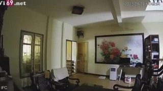 Hack camera em gái vú to xinh đẹp khỏa thân ở nhà