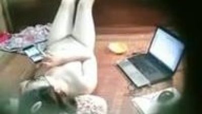 Quay lén em gái phòng trọ mùa nắng nóng