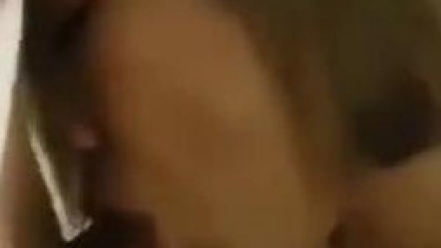 Bú cu xuất miệng em gái cực dâm