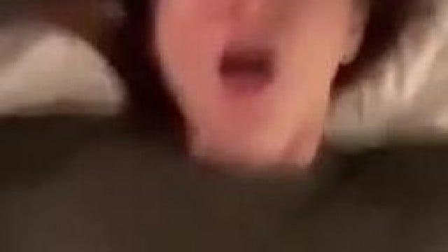 Chén em gái bím hồng