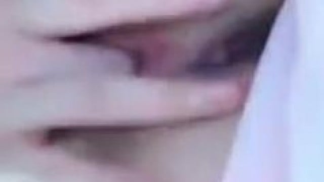 Gái ngon show hàng, bắn nước văng tung toé