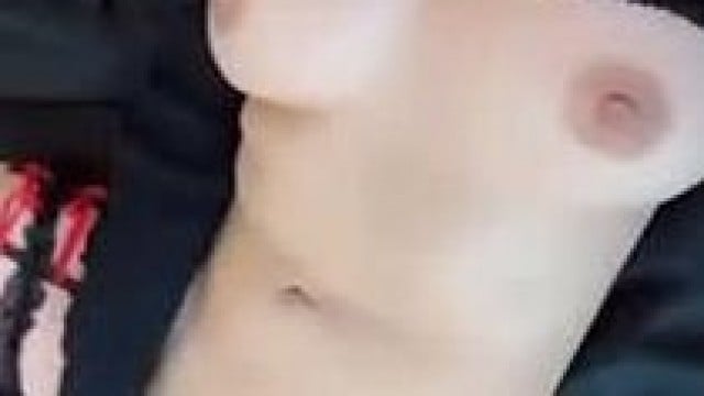 Gái xinh onlyfan móc bím