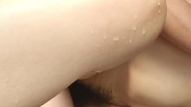 Đụ vợ trong bồn tắm, mở cửa sổ cho thiên hạ xem chơi