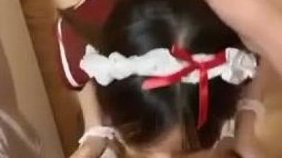 Hầu gái biết chiều ông chủ