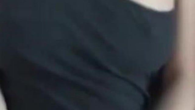 Địt em rung lắc rữ rội .