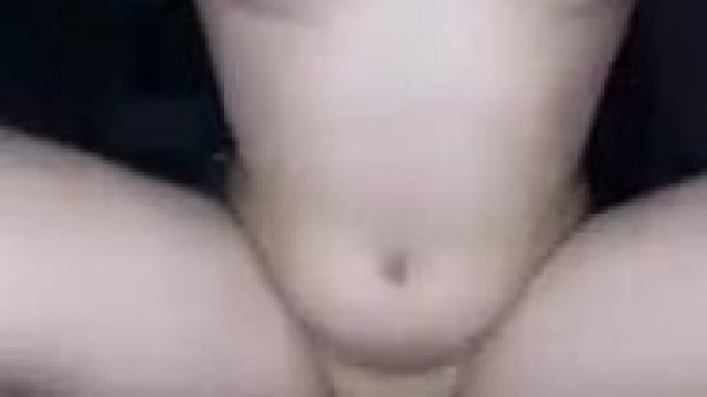 Hỏi em sướng không ? thì em chỉ biết rên mà thôi !.