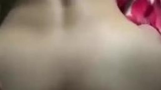 Em đang học bài thì bị lôi ra địt