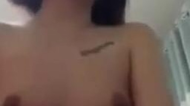 Em ny thích cưỡi ngựa hái hoa