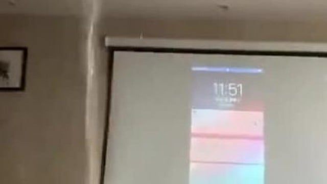 em nứng đái lênh láng