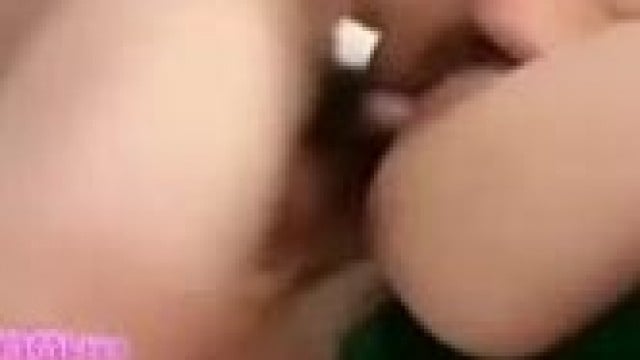 Em sinh viên livestream đụ người yêu không bao