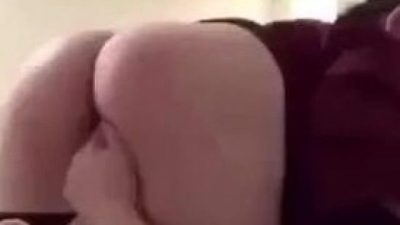 móc bím e nhân viên massage