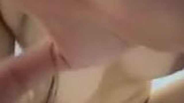 Quần anh còn chưa kịp cởi em đã làm cái lút cán rồi