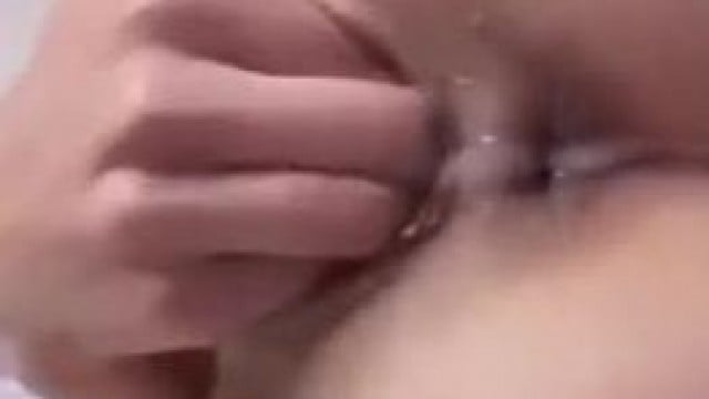 bú quả hàu chảy đầy sữa ra ngoài nhìn cực nứng