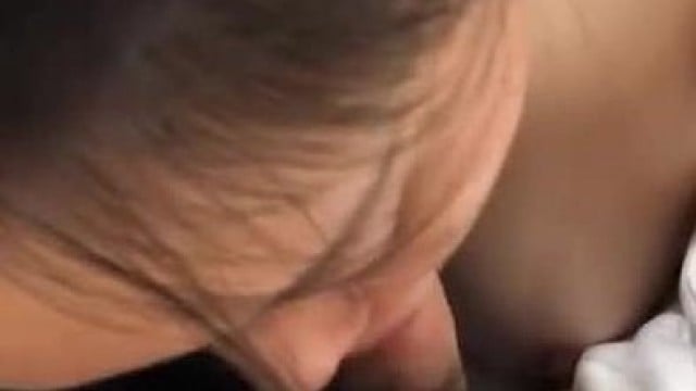 Em người yêu thích bú mút