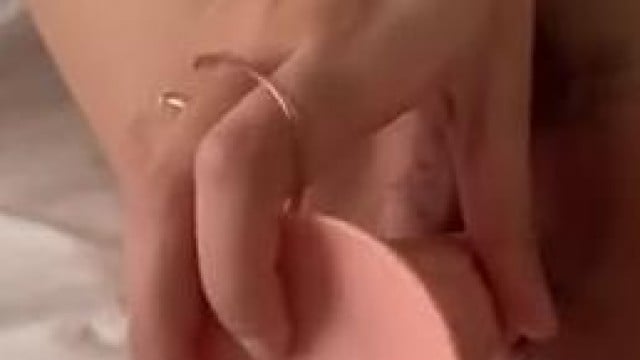 E thủ trước mặt any