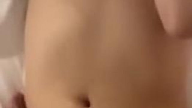 Chịch em gái xinh dâm