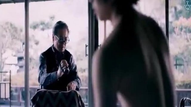 Hiếp dâm em gái để chủ nhà quay phim