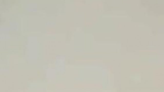 Bắn ướt hết mặt em học sinh