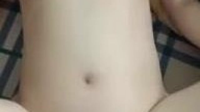 Vợ có bầu vẫn thèm địt.