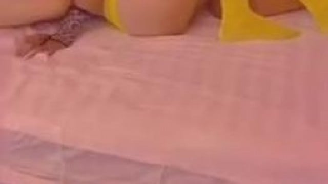 Thuê Hẵn 2 Con Hàng Cho Thằng Bạn Thân Để Nó Hưởng Thụ