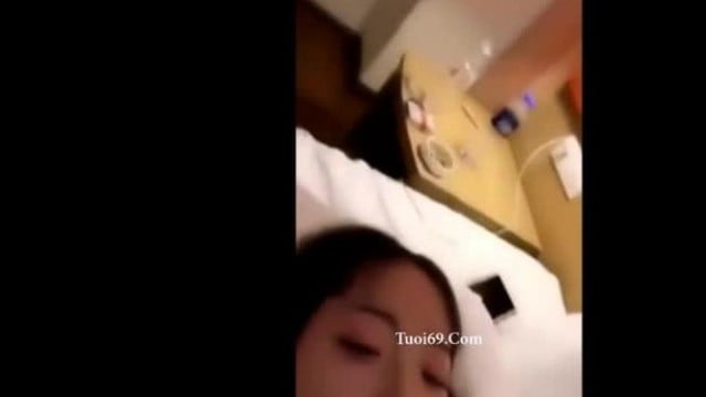 Địt em Quỳnh 2k1 rên hư hứ cả