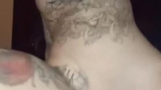 Em gái xăm trổ p2