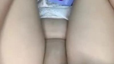 Thủ dâm 2 cái mép lồn cực múp . Rê ư ử